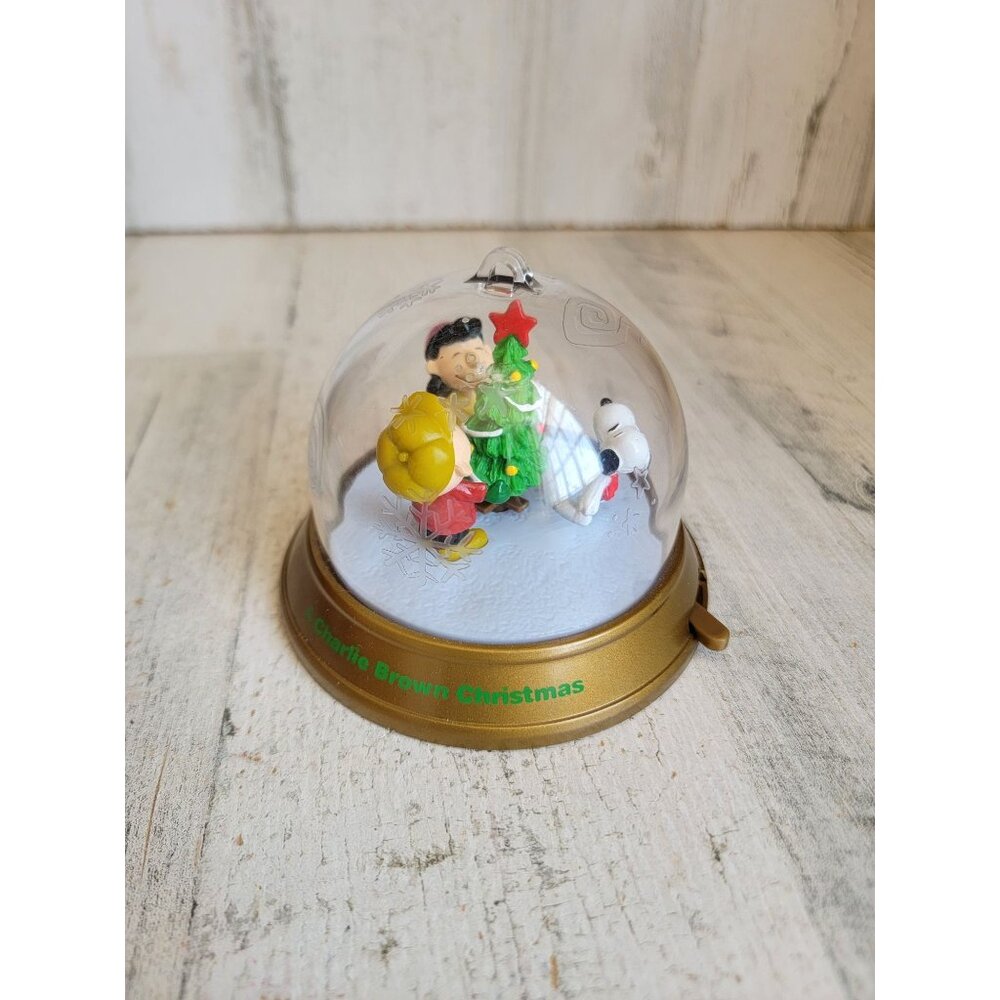 Blockbuster very merry world around Snoopy Charlie‎ Brown vintage xmas